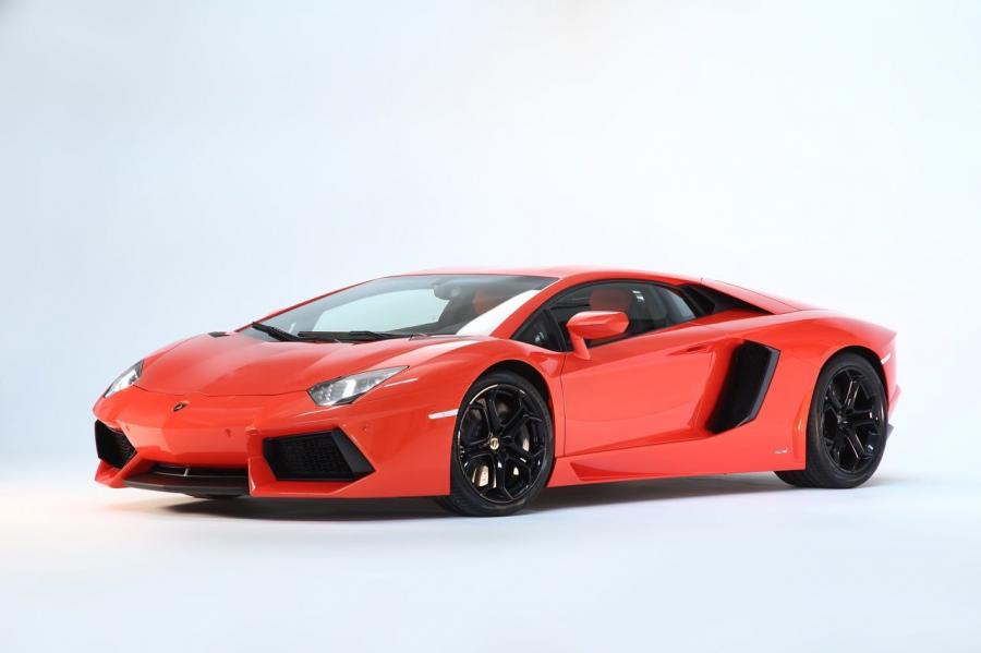  Lamborghini Aventador LP700-4 2011 года  (фото 1 из 204)